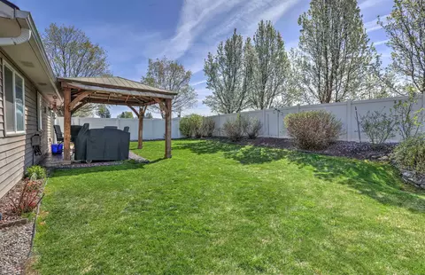 Exterior - 1648 E Beacon Ln, Spokane, WA 99217 photo 5 of 12