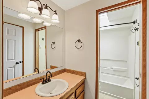 Bath - 14824 E Olympic Ave, Spokane Valley, WA 99216 photo 1 of 2