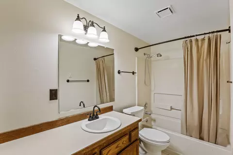 Bath - 14824 E Olympic Ave, Spokane Valley, WA 99216 photo 2 of 2