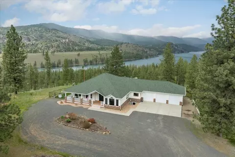 20715 N Calhoun Ln, Nine Mile Falls, WA 99026