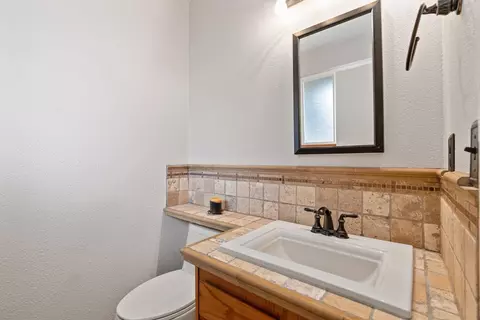 Bath - 14313 E Sharp Ave, Spokane Valley, WA 99216 photo 2 of 2