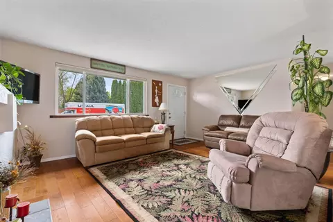 Living - 14313 E Sharp Ave, Spokane Valley, WA 99216 photo 5 of 7