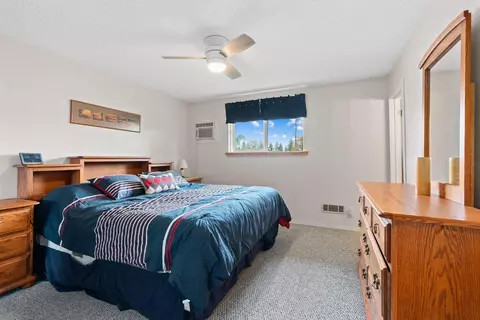 Bedroom - 14313 E Sharp Ave, Spokane Valley, WA 99216 photo 3 of 6