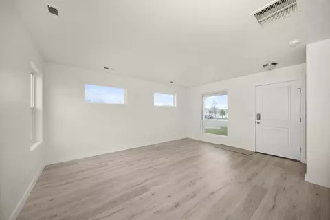 1702 W Tree Ln, Spokane, WA 99208 photo 5