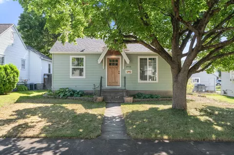 3914 N Hawthorne St, Spokane, WA 99205