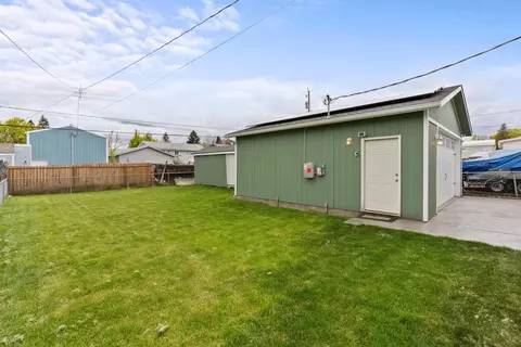 Exterior - 3524 E 30th Ave, Spokane, WA 99223 photo 3 of 4