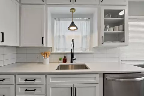 Kitchen - 3524 E 30th Ave, Spokane, WA 99223 photo 2 of 4