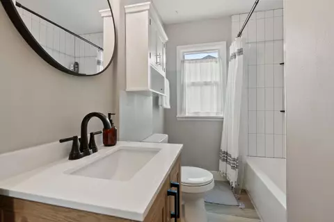 Bath - 3524 E 30th Ave, Spokane, WA 99223 photo 1 of 2