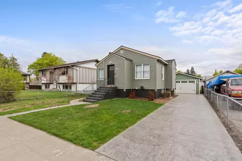 Exterior - 3524 E 30th Ave, Spokane, WA 99223 photo 2 of 4