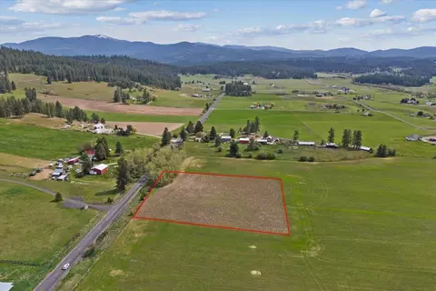 7306 E Big Meadows Rd, Chattaroy, WA 99003