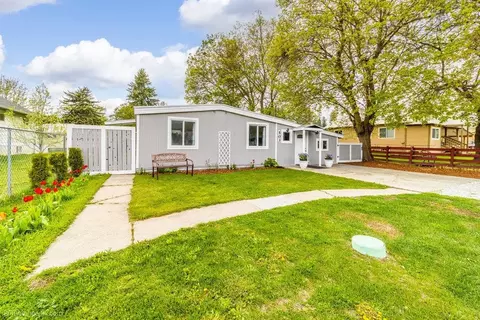 503 N 5th St #E, Chewelah, WA 99109