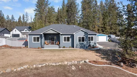 3517 E Chattaroy Rd, Chattaroy, WA 99003