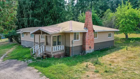 561 Bond Rd, Cusick, WA 99119