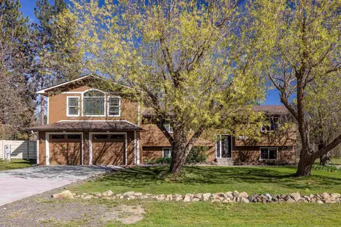 17020 N Sunrise Dr, Nine Mile Falls, WA 99026