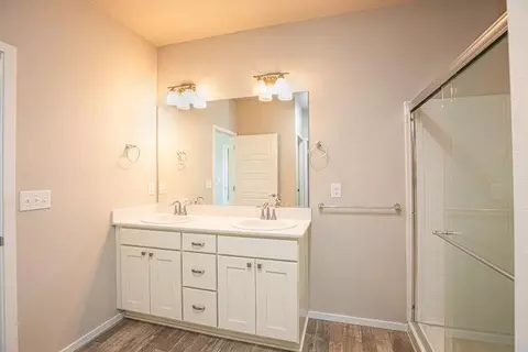 Bath - 1111 E Silver Pine Rd, Colbert, WA 99005 photo 2 of 3