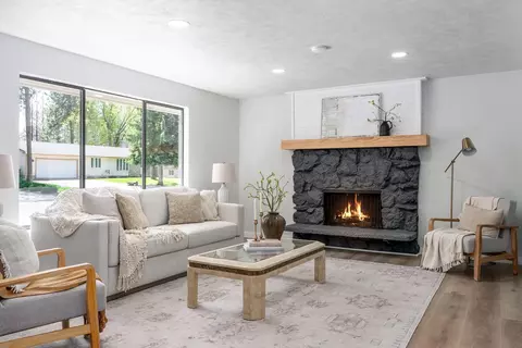 1013 E Bedivere Dr, Spokane, WA 99218 photo 4