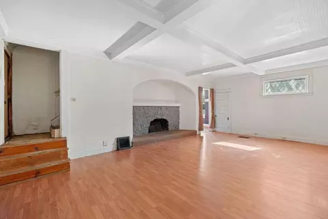 Living - 1007 E Baldwin Ave, Spokane, WA 99207 photo 1 of 3
