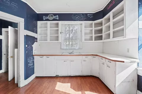 Kitchen - 1007 E Baldwin Ave, Spokane, WA 99207 photo 3 of 3