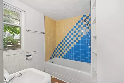 Bath - 1007 E Baldwin Ave, Spokane, WA 99207 photo 1 of 3