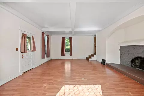 Living - 1007 E Baldwin Ave, Spokane, WA 99207 photo 3 of 3