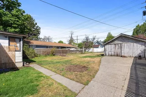 Exterior - 1007 E Baldwin Ave, Spokane, WA 99207 photo 5 of 8