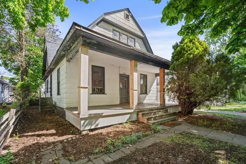 Exterior - 1007 E Baldwin Ave, Spokane, WA 99207 photo 3 of 8