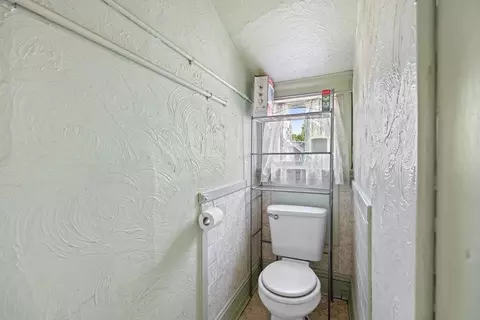 Bath - 1007 E Baldwin Ave, Spokane, WA 99207 photo 3 of 3