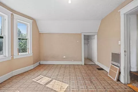 Bedroom - 1007 E Baldwin Ave, Spokane, WA 99207 photo 6 of 7