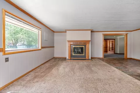 Living - 1816 E 36th Ave, Spokane, WA 99203 photo 9 of 14
