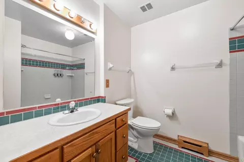 Bath - 1816 E 36th Ave, Spokane, WA 99203 photo 6 of 8