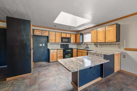 Kitchen - 1816 E 36th Ave, Spokane, WA 99203 photo 1 of 3