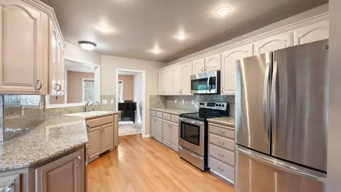 Kitchen - 34 E Falcon Ave #., Spokane, WA 99218 photo 3 of 4