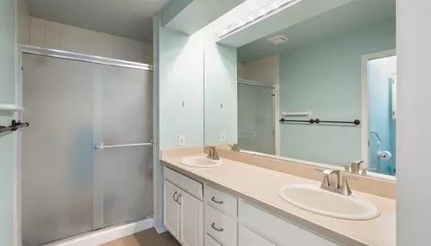 Bath - 34 E Falcon Ave #., Spokane, WA 99218 photo 1 of 3