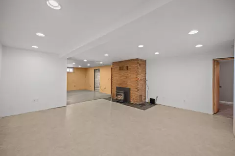 Living - 10419 E 16th Ave, Spokane Valley, WA 99206 photo 9 of 9