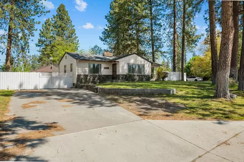 Exterior - 10419 E 16th Ave, Spokane Valley, WA 99206 photo 2 of 14