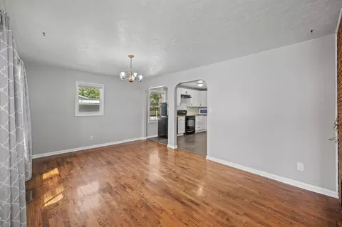 Living - 10419 E 16th Ave, Spokane Valley, WA 99206 photo 4 of 9