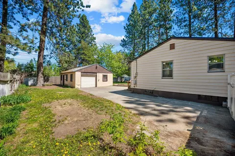 Exterior - 10419 E 16th Ave, Spokane Valley, WA 99206 photo 7 of 14
