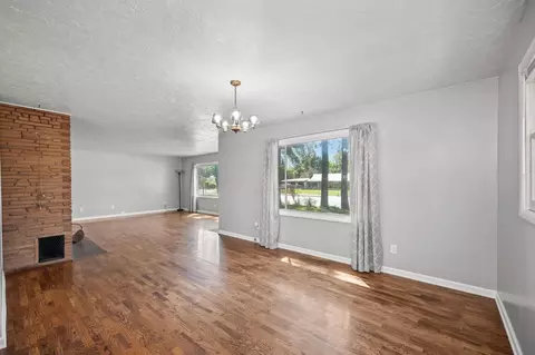Living - 10419 E 16th Ave, Spokane Valley, WA 99206 photo 7 of 9