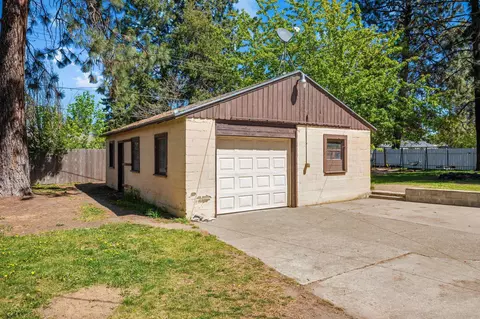 Exterior - 10419 E 16th Ave, Spokane Valley, WA 99206 photo 5 of 14