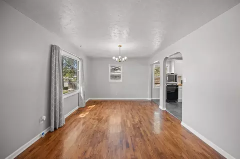 Living - 10419 E 16th Ave, Spokane Valley, WA 99206 photo 5 of 9