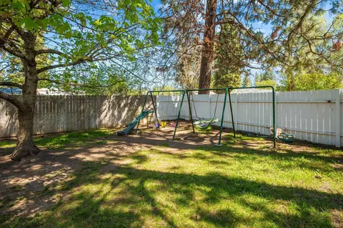 Exterior - 10419 E 16th Ave, Spokane Valley, WA 99206 photo 12 of 14