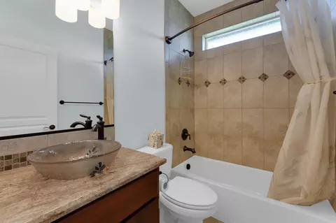 Bath - 14318 E 5th Ln, Spokane Valley, WA 99216 photo 1 of 2