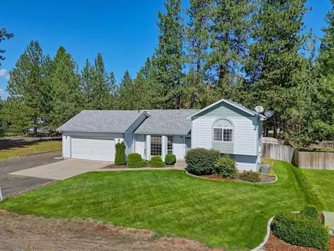 4005 E Center Rd, Mead, WA 99021