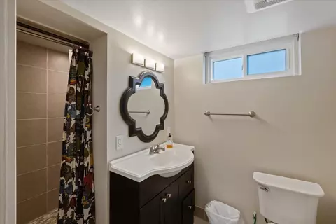 Bath - 1123 E 39th Ave, Spokane, WA 99203 photo 2 of 2