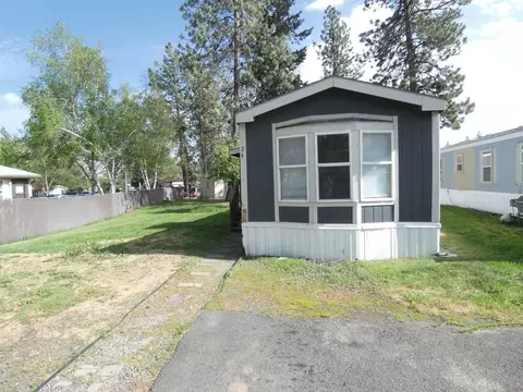 840 W 1st St #26, Cheney, WA 99004