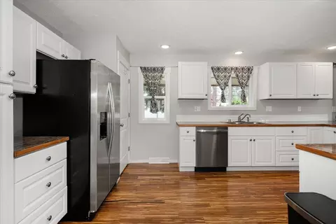 Kitchen - 11414 E 16th Ave, Spokane Valley, WA 99206 photo 4 of 4