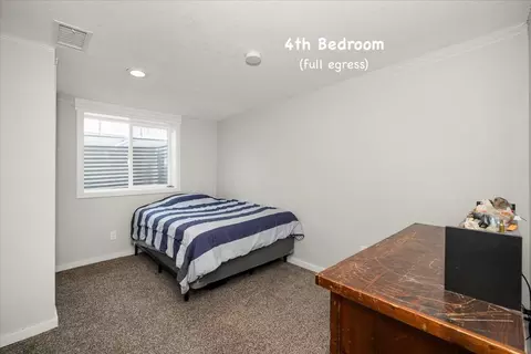 Bedroom - 11414 E 16th Ave, Spokane Valley, WA 99206 photo 5 of 5