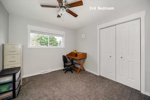 Bedroom - 11414 E 16th Ave, Spokane Valley, WA 99206 photo 4 of 5