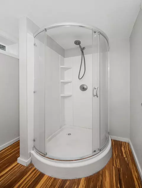 Bath - 11414 E 16th Ave, Spokane Valley, WA 99206 photo 4 of 4