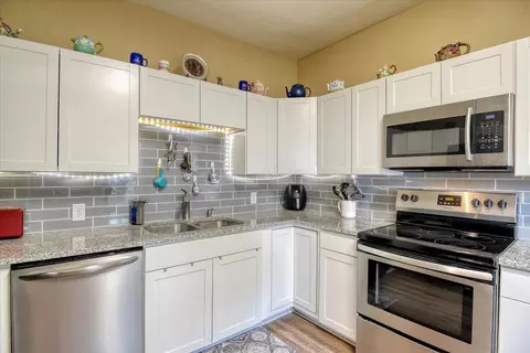 Kitchen - 1826 E 5th Ave, Spokane, WA 99202 photo 4 of 4